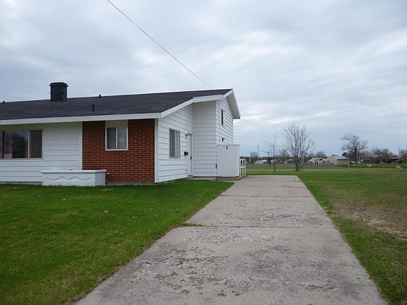 3rd image of 8 Sheila Cir