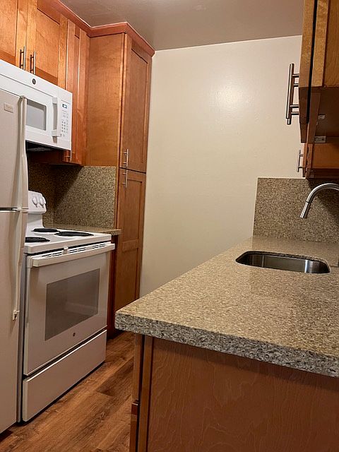 1st image of 176 Towne Ter #6
