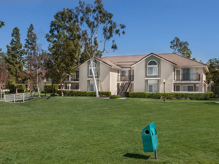 Green Valley Apartments — Photo 18