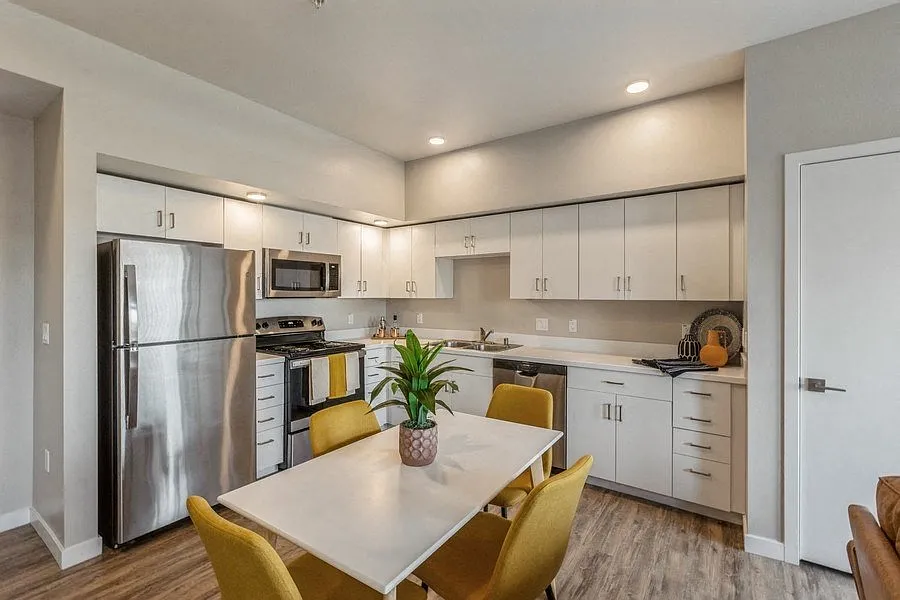 Parq Crossing Apartments — Photo 2