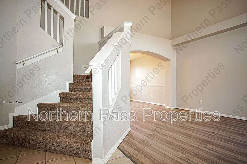 4 bed, 2.5 bath, 2145 sqft, $2,045 — Photo 3
