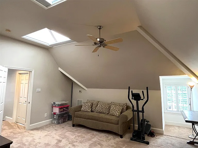 27 Lana Ln #A — Photo 40
