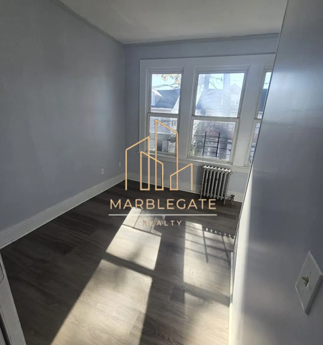 3 bed, 1050 sqft, $1,800 — Photo 4