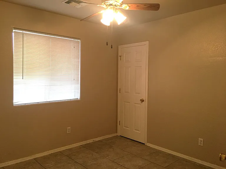 9815 S Phoenix Dr — Photo 10