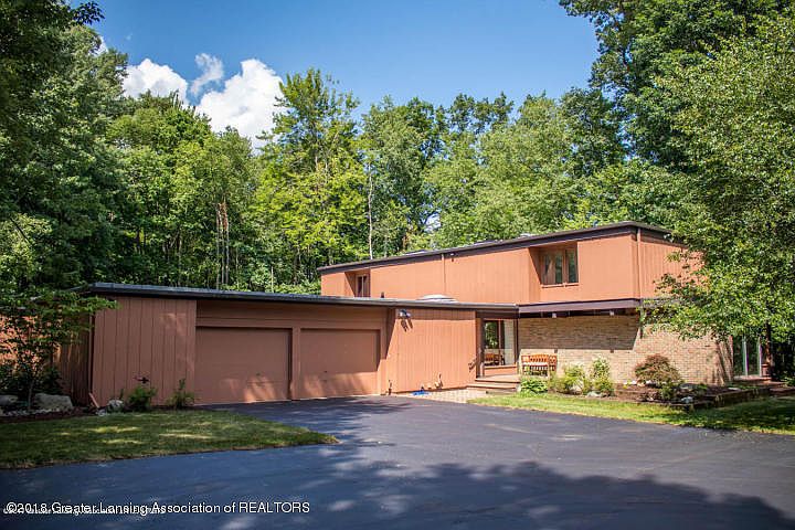 1st image of 4920 Country Dr