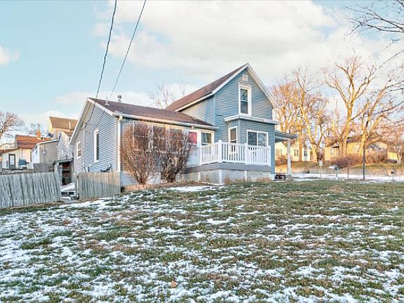4th image of 404 N Locust St
