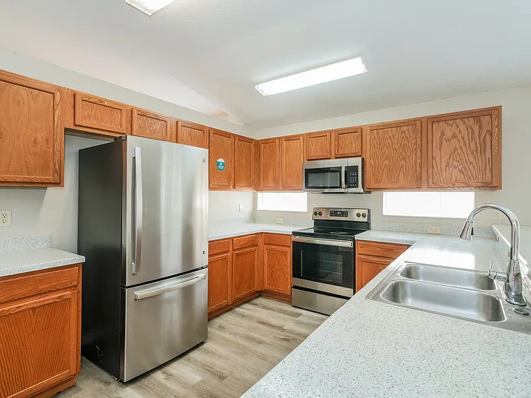 5310 Braddock Dr — Photo 6