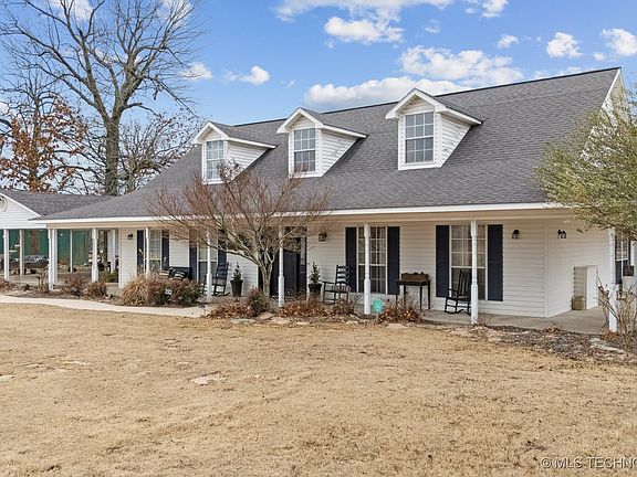 2nd image of 222 Brewster Rd