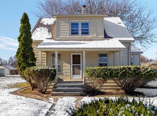 2322 Latham St, Rockford, IL 61103