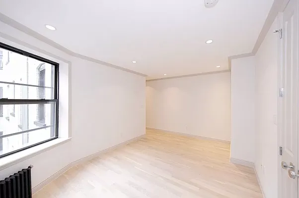 Rented by REAL New York | media 3