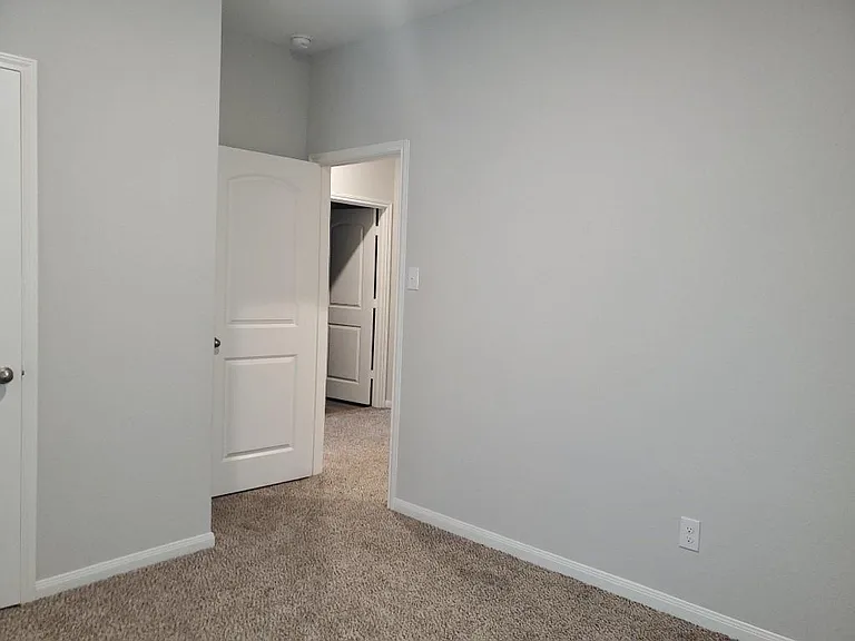 136 Constitution St — Photo 24