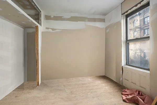 Sold by Compass | media 6