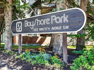 2425 N 90th Ave SW #118, Calgary, AB T2V4X8