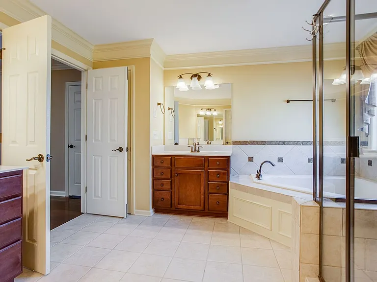 417 Gambrel Ct — Photo 22