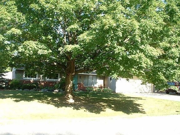 2nd image of 6921 Almond Ln