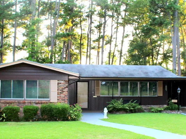 104 Plum Dr, Crockett, TX 75835