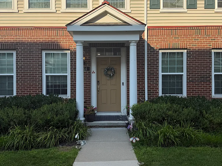 44 Litchfield Ln — Photo 39