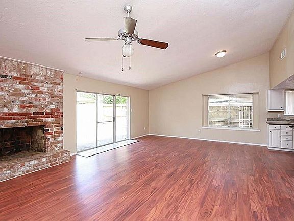 5th image of 7827 Whispering Wood Ln