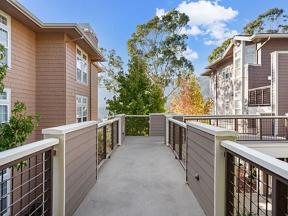 2nd image of 312 Crescent Ct