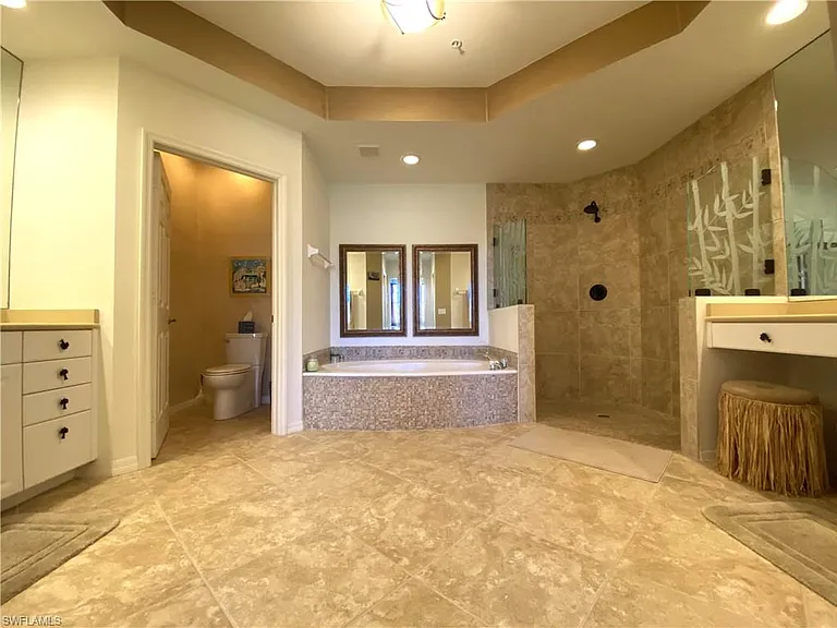 1570 Winding Oaks Way #201 — Photo 24