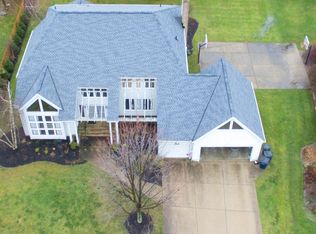 2644 Meadoway Dr, Beachwood, OH 44122