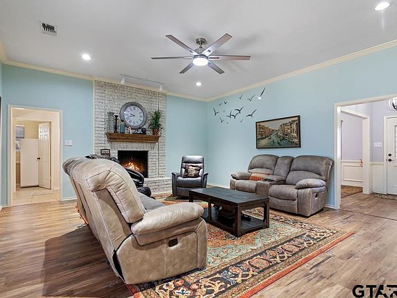 3rd image of 6005 Raleigh Dr