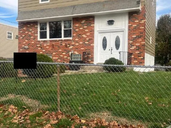 2085 Red Lion Rd, Philadelphia, PA 19115