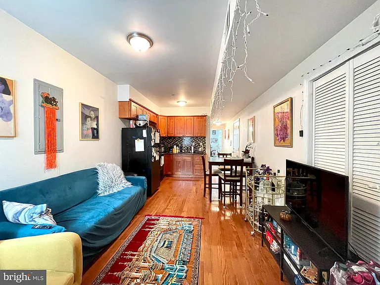 1131 Green St #2 — Photo 7