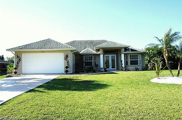 1st image of 752 Mirror Lakes Dr