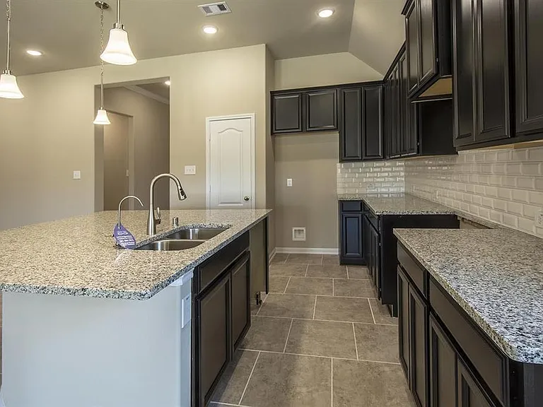 2622 Ivy Wood Ln — Photo 8