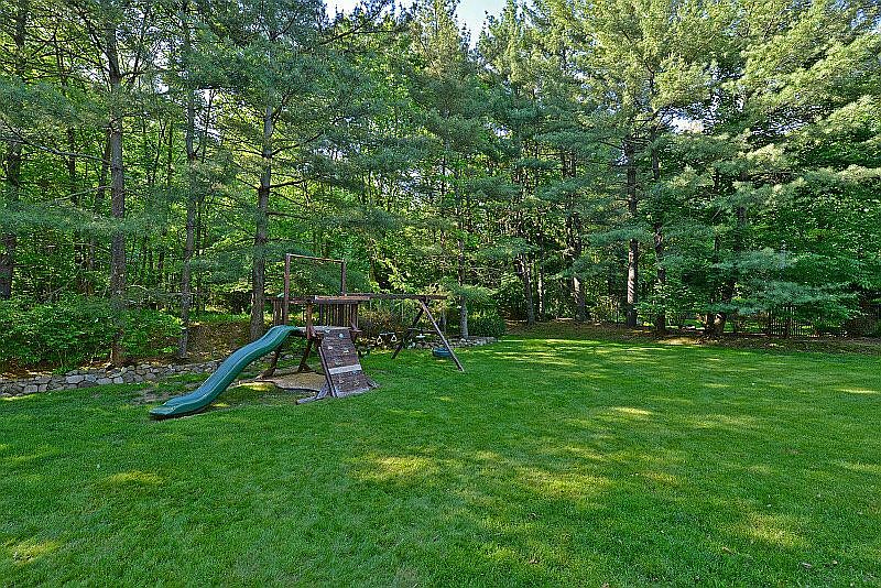 2nd image of 3 Clarendon Ct
