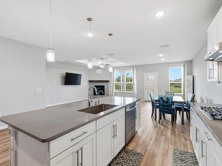 817 Adelyn St — Photo 11
