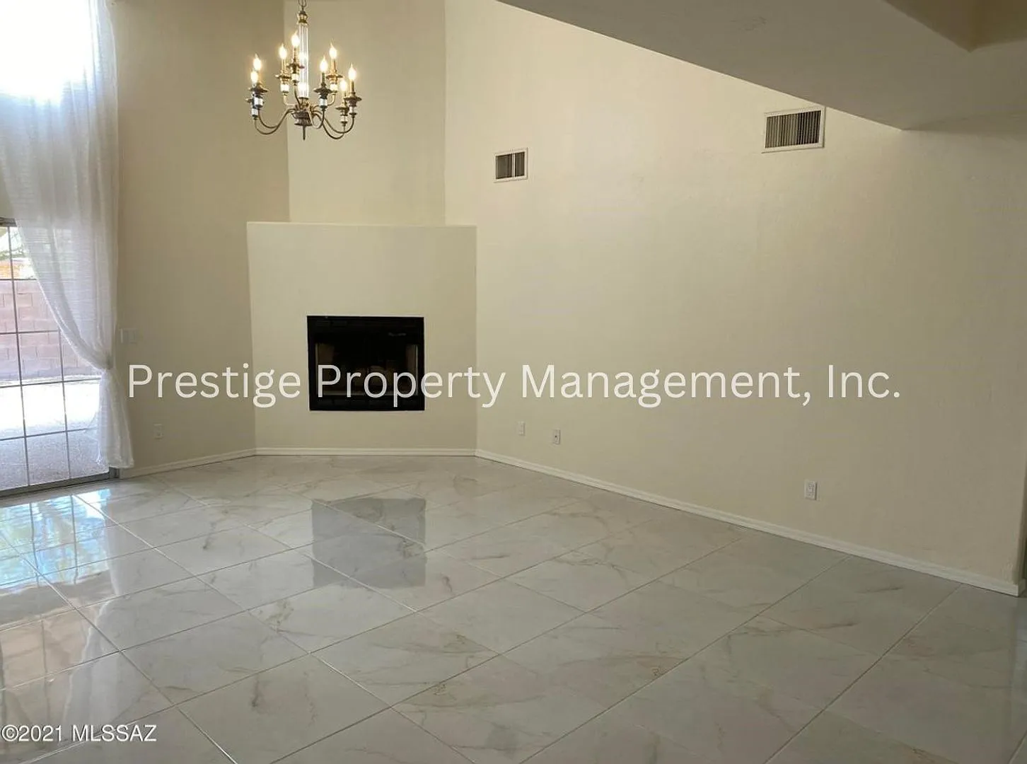 Quick! Come Check Out This East Side Gem! — Photo 2