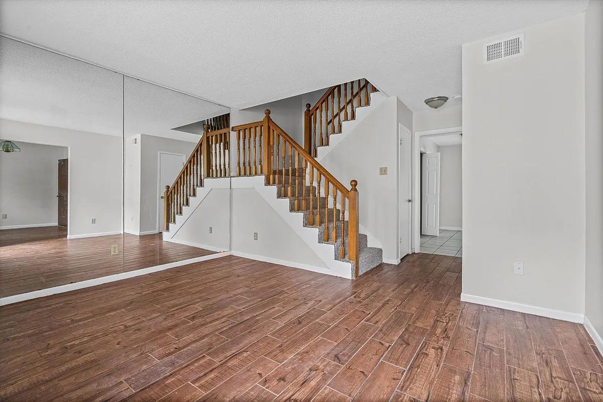 Building Photo - 4017 Cottage Hill Rd #69