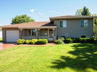 4 C Hayes Ct, Superior, WI 54880
