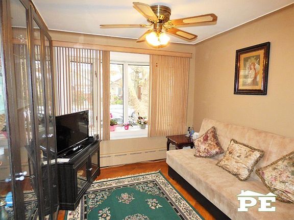 3rd image of 2063 E 64th St