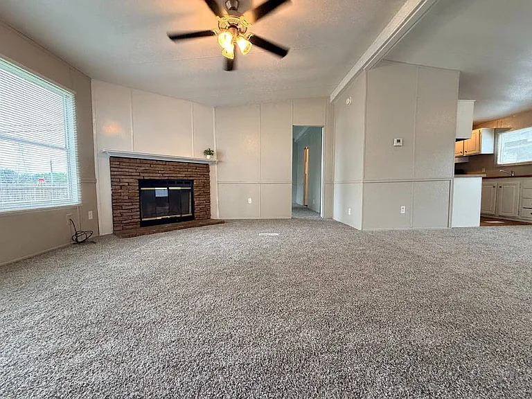 2318 Charlotte Dr — Photo 5