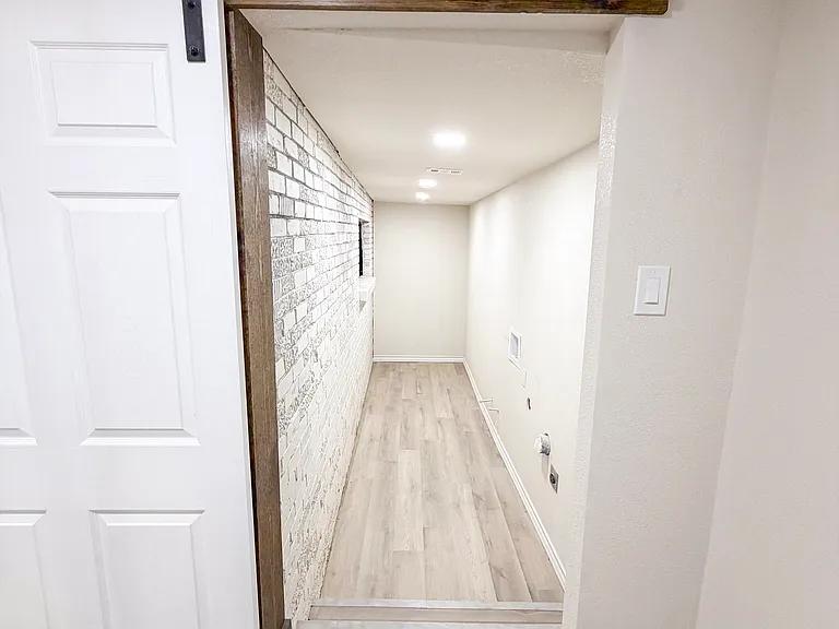 Laundry room with connections