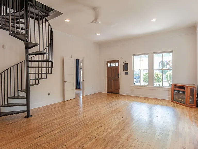 72 Flora Ave NE — Photo 8