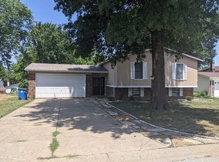 28 Deborah Dr, Saint Peters, MO 63376