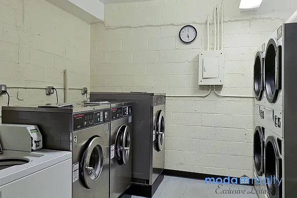 Sold by Moda Realty | media 16