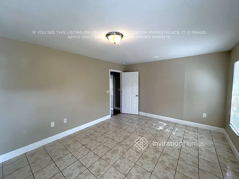 228 SE 27th Ter — Photo 8
