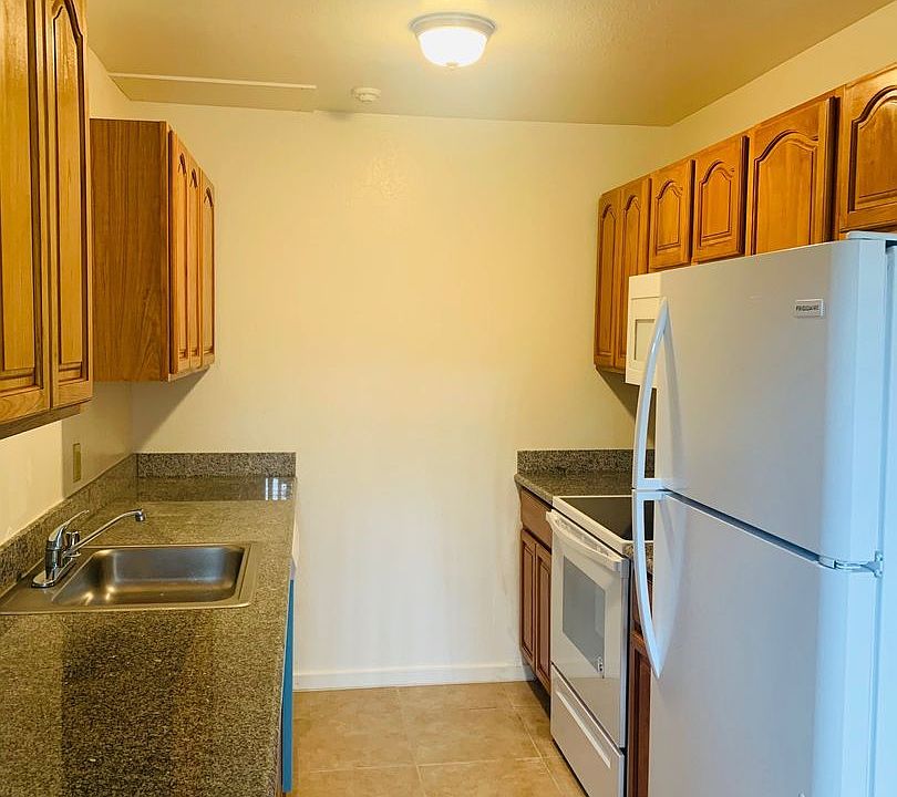 1st image of 268 Douglas St #280J