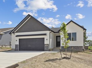 461 Napoli Ave, West Des Moines, IA 50266