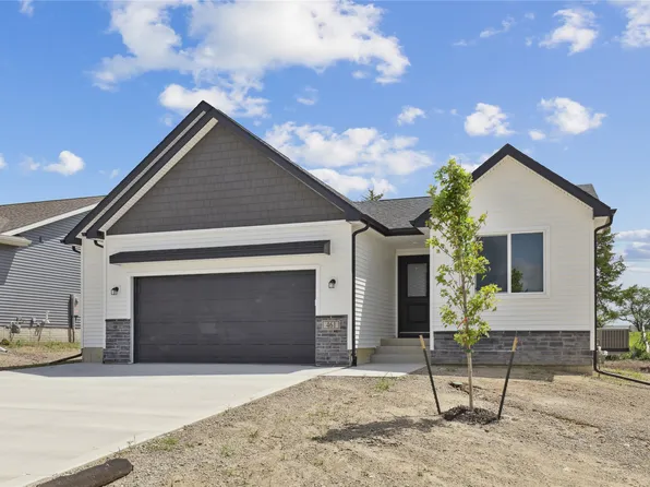 461 Napoli Ave, West Des Moines, IA 50266