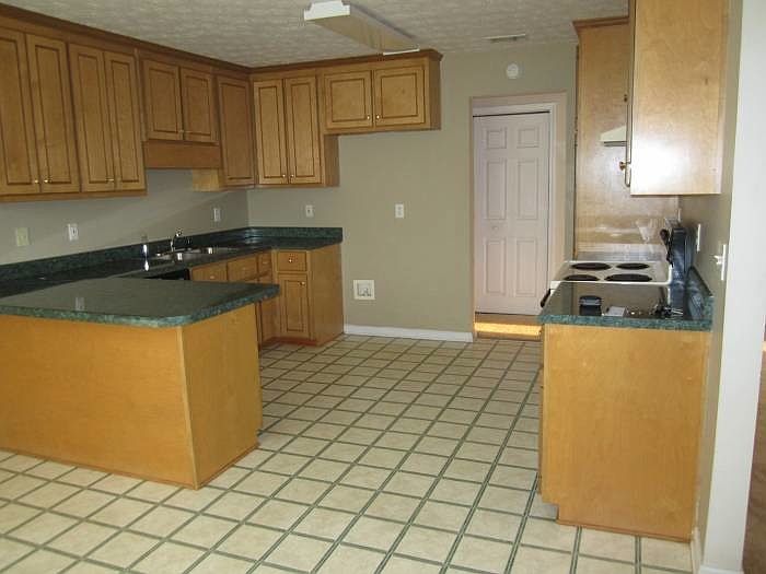 40 Joy Circle Kitchen
