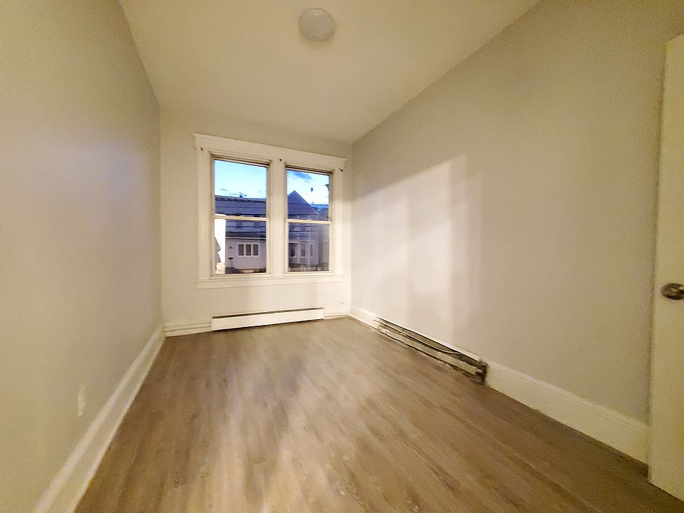 2nd image of 152 Seaview Ave #15E