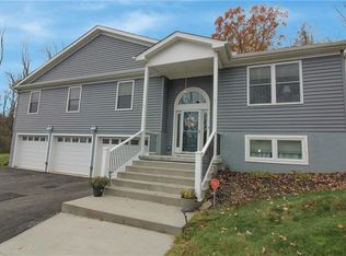 1105 Red Tail Holw, Washington, PA 15301