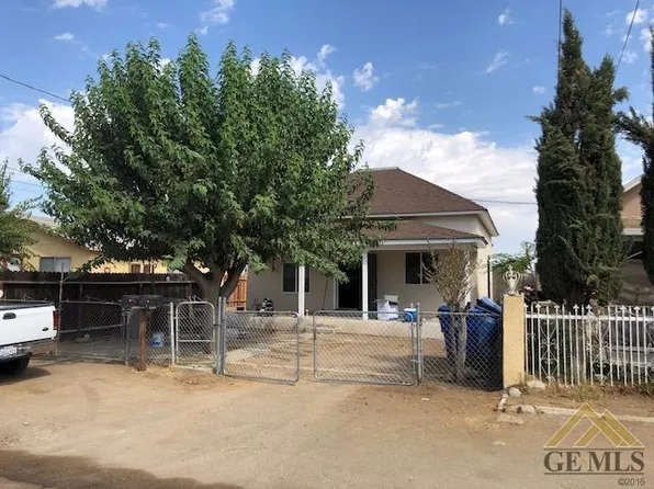 8300 Maxey Dr, Lamont, CA 93241