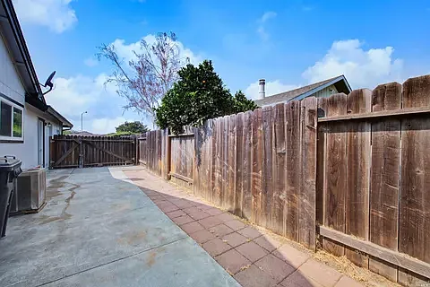 332 Serrano Ct — Photo 8
